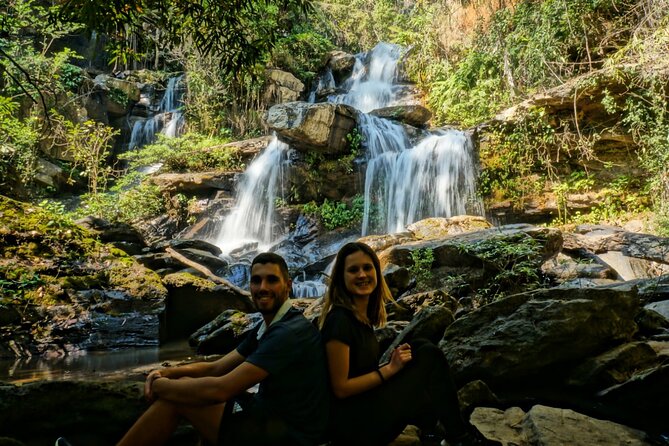 2 Days Hiking Tour in Chiang Mai - Day 1: market stop, Mae Saphok Waterfall, banana garden, and village arrival