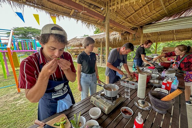 Aroidee’s Farm-Fresh Thai Cooking Experience - Meeting at Wat Suan Dok: a practical Chiang Mai start