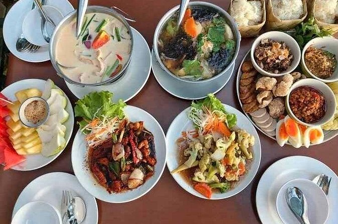Authentic Chiang Mai 4-Hour Bicycle Tour with Northern Food - Route Communication and Turn Timing: A Key Practical Factor