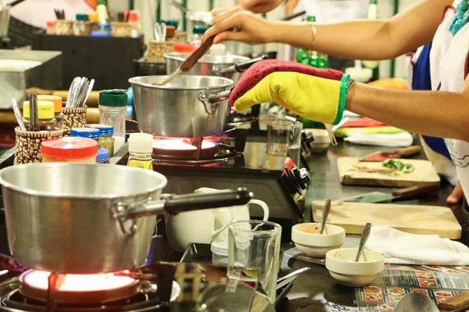 Baan Hongnual: Authentic Thai Cooking & Market Experience - Getting to Baan Hongnual: pickup that actually helps
