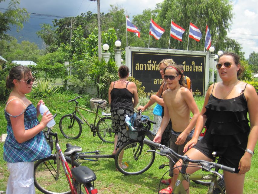 Chiang Mai: 24 km Leisure Cycling & swim Lake Huay Tueng Tao - Rolling out past the 700th Anniversary Stadium