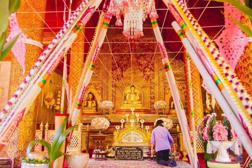 Chiang Mai: 3 Hour Old City and Temples Guided Walking Tour - Wat Phan Lao: A Humble Pause for Context