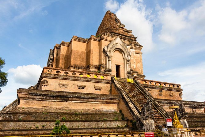 Chiang Mai Best City Tour with Doi Suthep, Pha Lat & Chedi Luang - Why this Chiang Mai temple-and-gate tour works in one afternoon