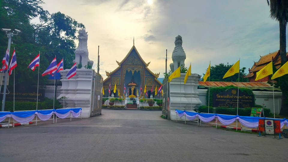 Chiang Mai: Chiang Mai Old City Twilight Walking Tour - The sustainable angle with TripGuru