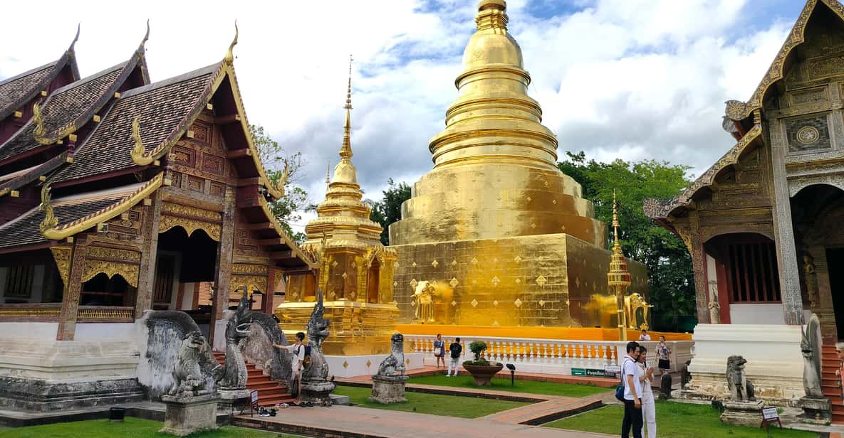Chiang Mai: Chiang Mai Old City Twilight Walking Tour - Entering Wat Phra Singh at golden hour