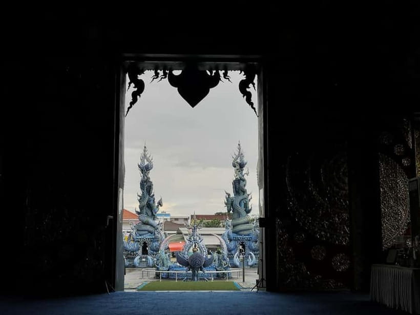 Chiang Mai: Chiang Rai Temples and Long-Neck Karen Village - Dress Code and What to Pack for Temples and Stairs
