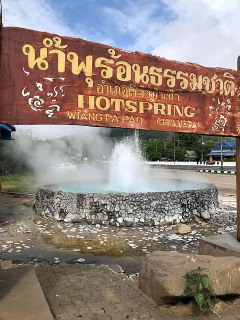 Chiang Mai: Chiang Rai White, Blue & Black Temples Day Tour - Wat Rong Khun White Temple: modern Thai art with crisp details