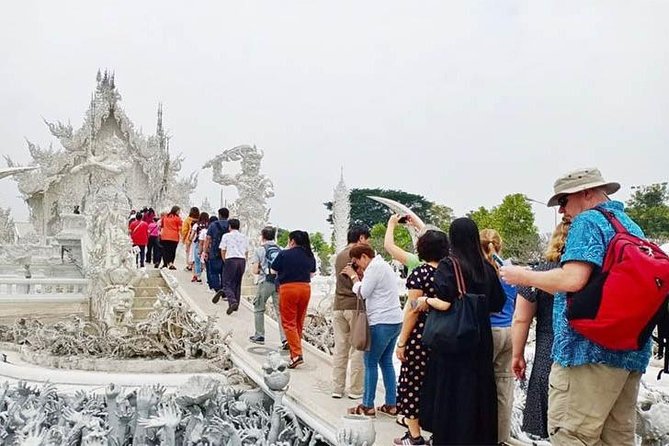 Chiang Mai-Chiang Rai: White Temple-Blue Temple-Lalita Cafe - Guide Quality Matters: English Explanations and When They Help