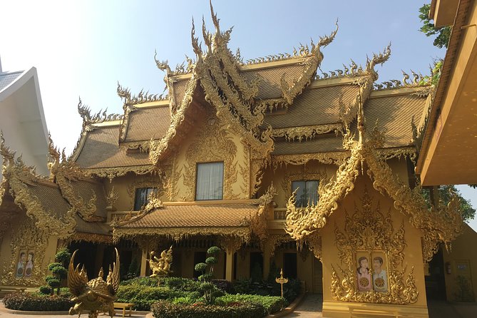 Chiang Mai-Chiang Rai:White-Black-Blue Temple-Golden Triangle-Keren-Boat Trip - Karen Long Neck Hill Tribe visit: what to expect, and how to be respectful