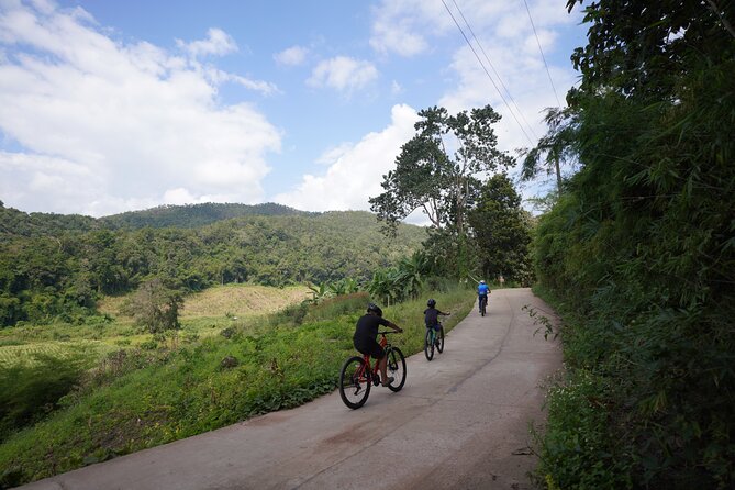 Chiang Mai: Cycling Nam Phare Countrysides, Breezy-Relax & Lunch - Who should book this cycling plus rafting day