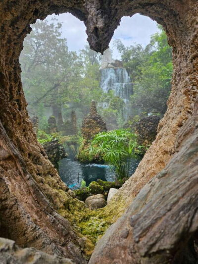 Chiang Mai: Dantewada Land of Angels & Sticky Waterfall Tour - Sticky Waterfall climbing at Bua Thong: the easy-adventure part
