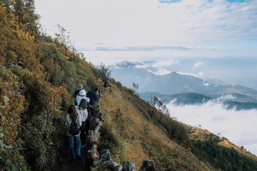 Chiang Mai: Doi Inthanon Park and Kew Mae Pan 2-Hour Hike - King and Queen Pagodas: How to Get the Most From the Flower Gardens and Views