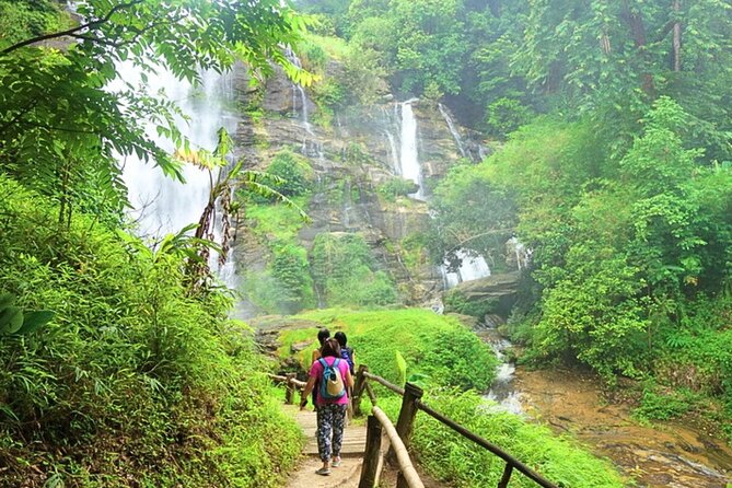 Chiang Mai: Doi Inthanon, Waterfalls, and Hill Tribe Village - King and Queen Pagodas: symbols with mountain views (and extra fee)