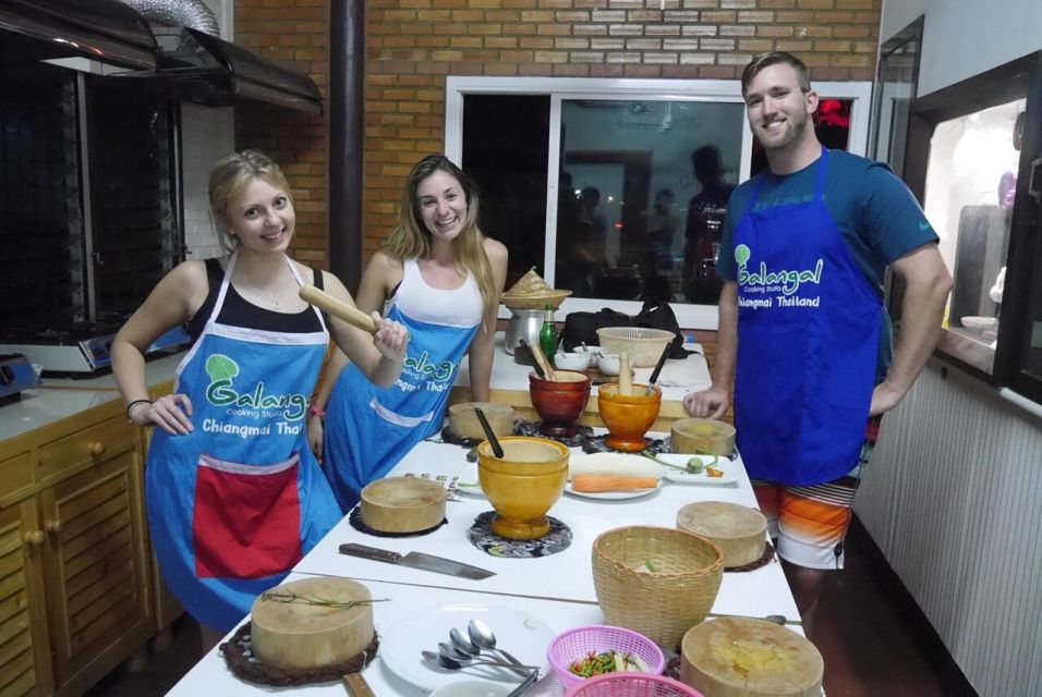 Chiang Mai: Evening Cooking Class and Local Market Visit - Picking your dishes: how the menu works