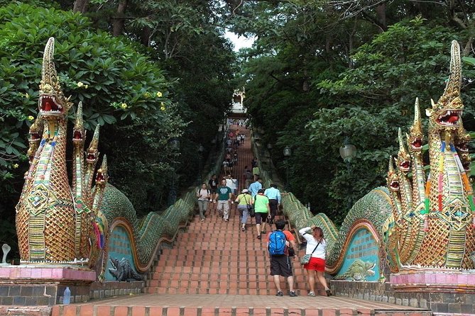 Chiang Mai: Guided City & Temple Discovery with Hotel Pickup - Stop 2: Wat Phra That Doi Suthep and the classic view-day