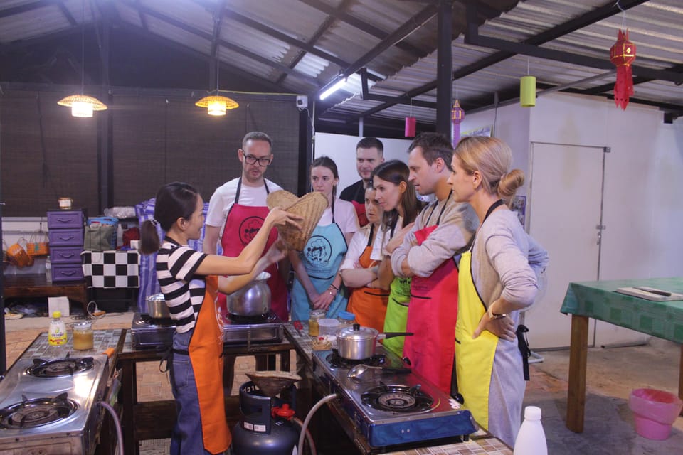 Chiang Mai: Half Day Morning Cooking Class with Market Tour - Making curry paste traditionally: the skill that makes everything taste right