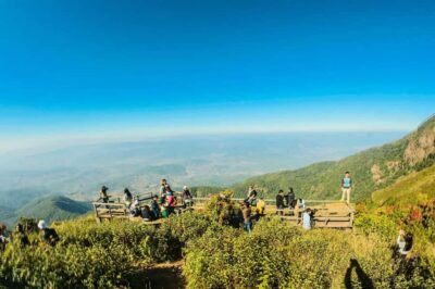 Chiang Mai: Kew Mae Pan Nature Trail & Doi Inthanon Day Trip - Pagodas and Markets: Chiang Mai Royal Traditions, Side-by-Side With Everyday Life