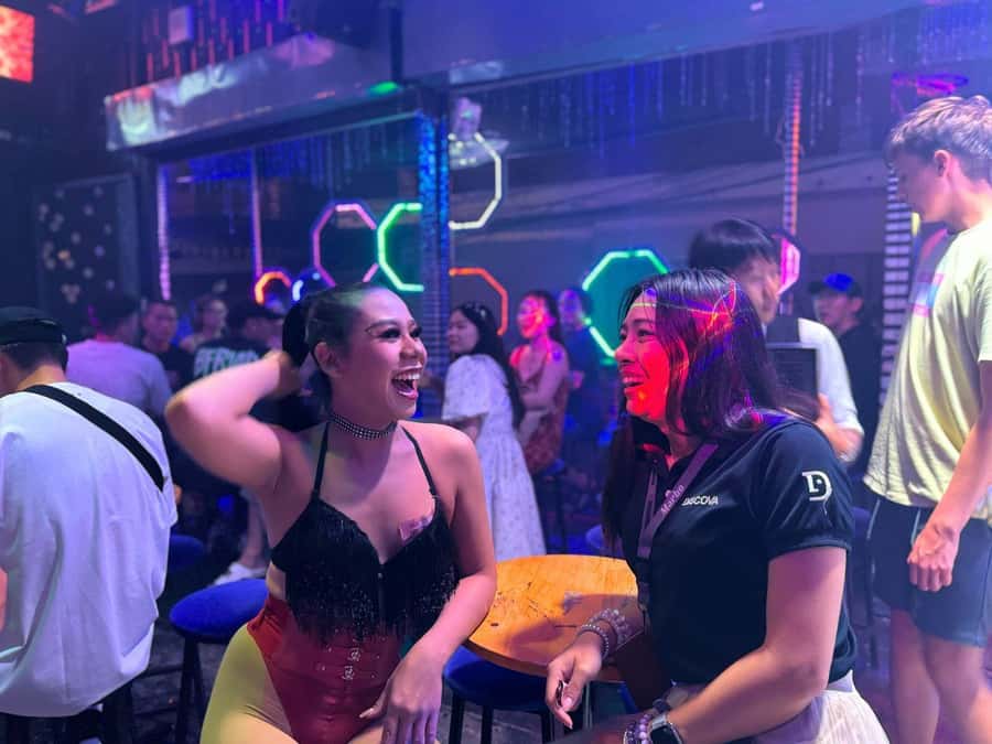 Chiang Mai: Ladyboy Cabaret Show with Dinner and Drinks - A Drag-Cabaret Night Market Combo in Chiang Mai