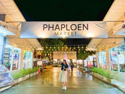 Chiang Mai: Ladyboy Cabaret Show with Dinner and Drinks - The Night Market Stop: Food, Drinks, and Getting Oriented Fast