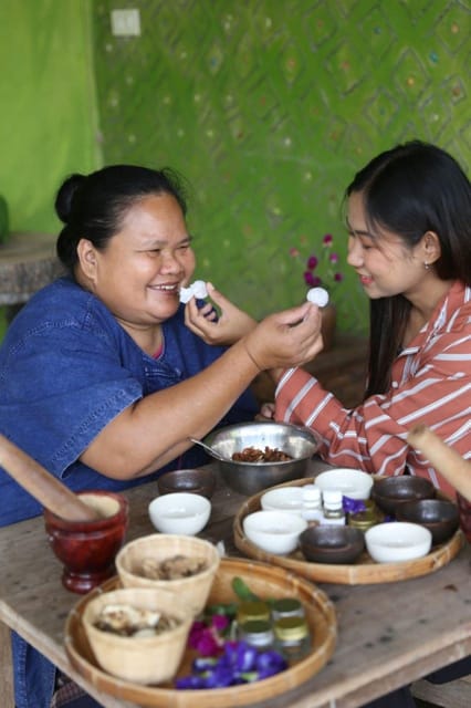 Chiang Mai : Making Herbal Ball And Inhaler - Price and value: is $38 fair for a 1-hour workshop?