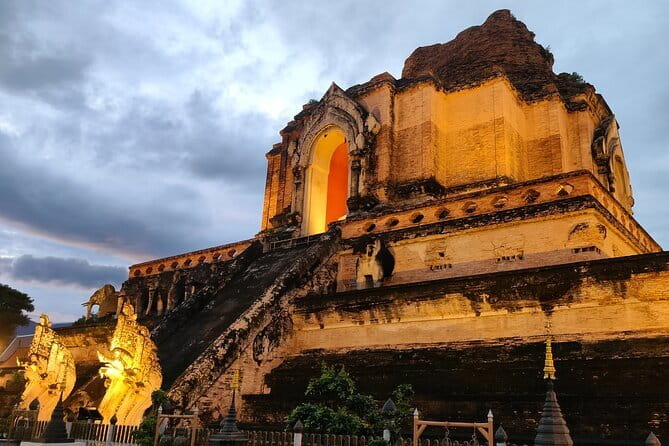 Chiang Mai Old City & Temples 3 hour Twilight Walking Tour - Key Highlights You’ll Actually Notice