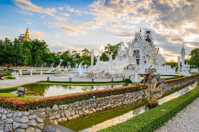 Chiang Mai Old City & Temples 3 hour Twilight Walking Tour - Walking Comfort: Heat, Shade, and the Pace of a Small Group