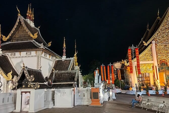 Chiang Mai Old City & Temples 3 hour Twilight Walking Tour - Entering Wat Phra Singh at Sunset: Calm Light, Strong First Stop