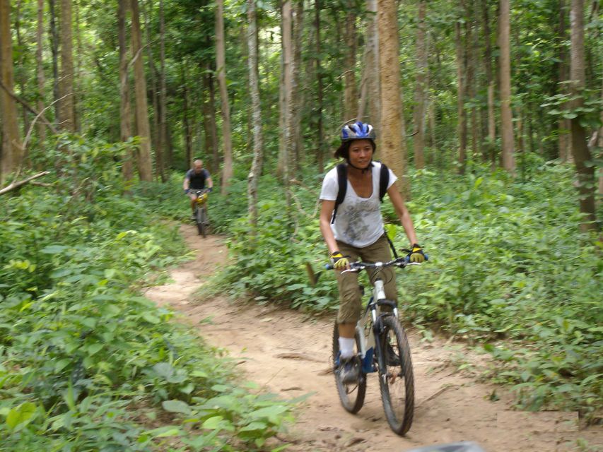 Chiang Mai: Rainforest Guided Mountain Biking Tour - Getting your bearings in Chiang Mai: gear, safety briefing, and real support