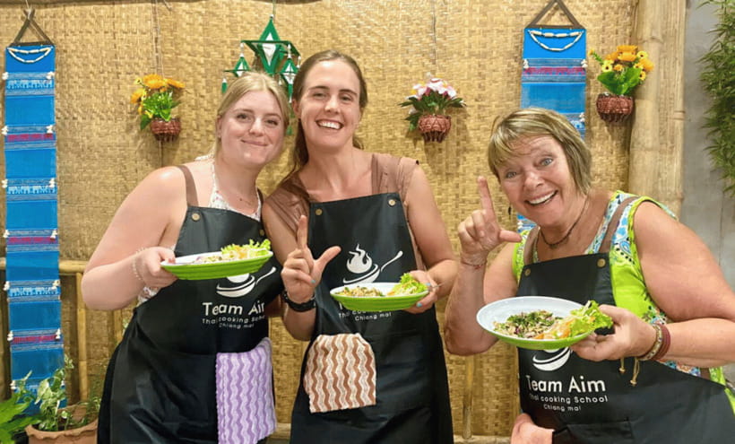 Chiang Mai : Super Fun Thai Cooking Class - Cooking Outdoors in an Open-Air Kitchen