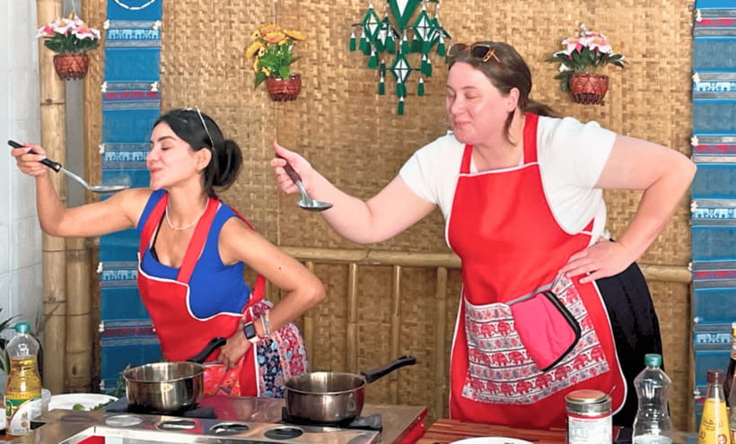 Chiang Mai : Super Fun Thai Cooking Class - E-Book Recipes and Take-Away Service: Turning Class Skills Into Home Cooking