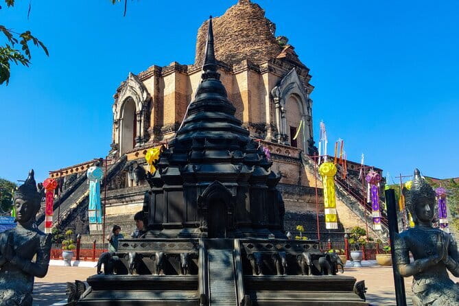 Chiang Mai Temples & Old City Hidden Gems Small Group Tour 2 Hrs - Wat Chiang Man: Lanna Legends at the First Stop