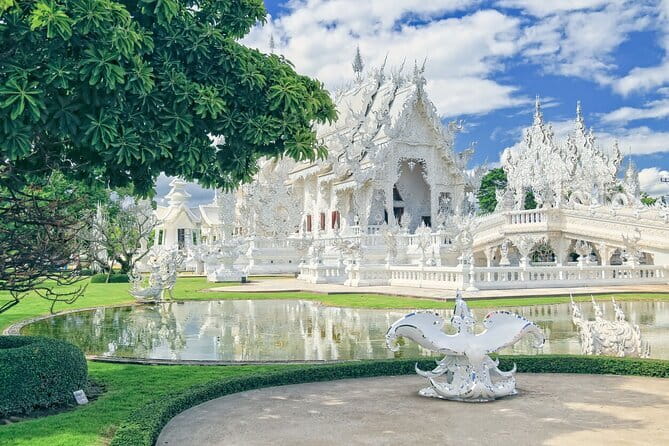 Chiang Mai Temples & Old City Hidden Gems Small Group Tour 2 Hrs - Three Kings Monument: How the Founders Shaped Lanna Identity