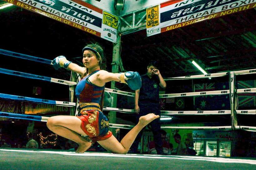 Chiang Mai: Thaphae Boxing Stadium Muay Thai - The show flow from 9:00 pm to 11:30 pm (6 competitions)