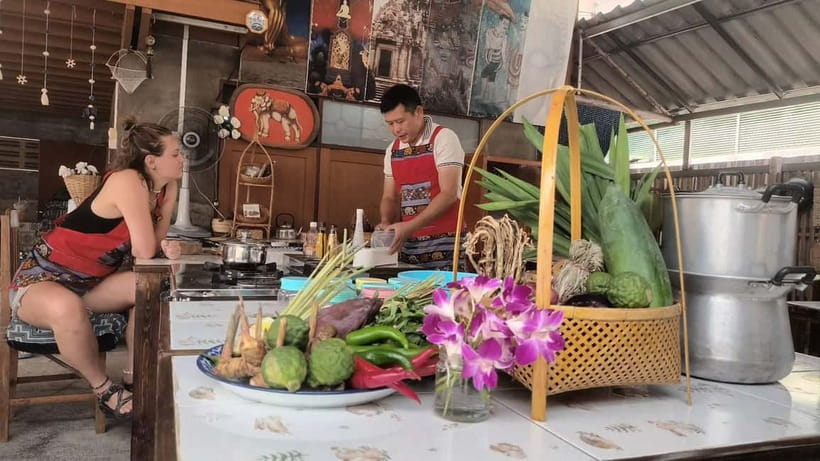 Chiang Mai: Traditional Thai Cooking Class with Market Tour - The 6 Dishes You’ll Cook: Curry Paste and Sticky Rice Stand Out