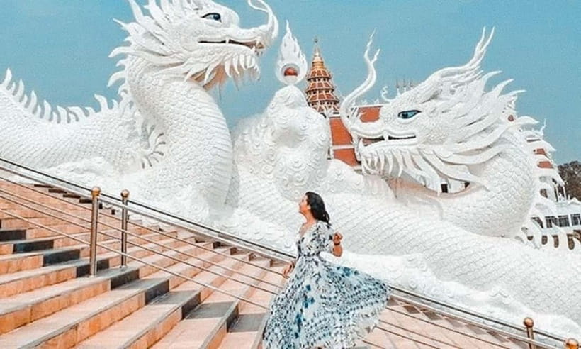 Chiang Mai: White Temple, Blue Temple, and Black House Tour - Wat Rong Khun (White Temple): White Dragon Details and the Big Photo Moments