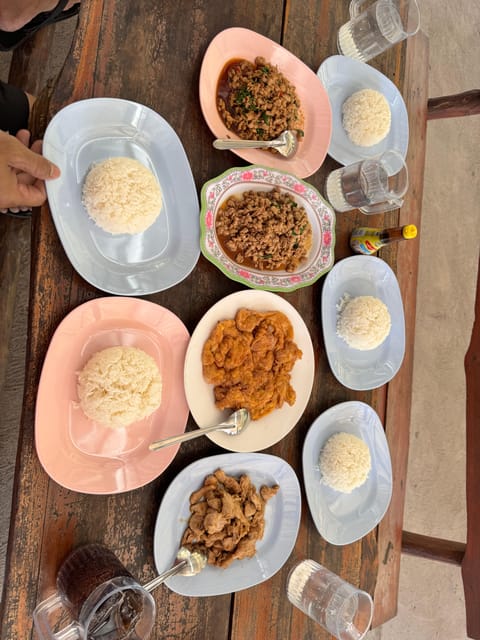 Chiang Mai:Sticky Watefall private tour with lunch - Lunch at a Local Restaurant: When It Hits, It Hits
