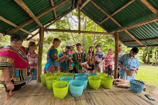 Chiangmai Half Day Visit and Wildlife Experience - Learning From Caretakers and Community Partners