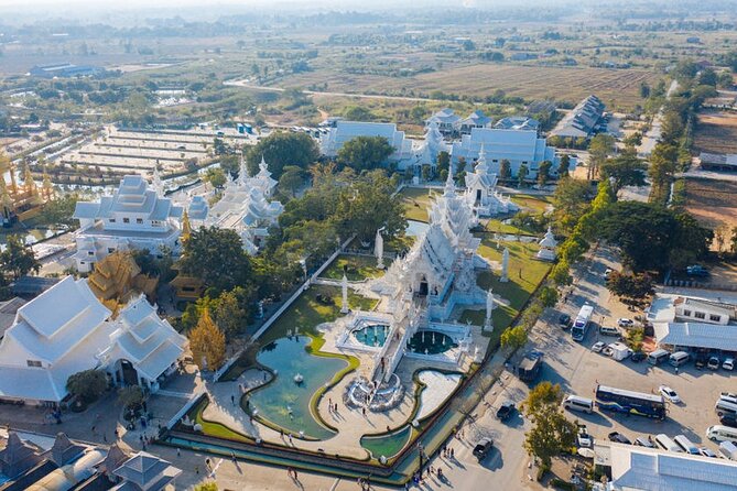Chiangmai to White Temple, Blue Temple & Black museum - Lunch, Timing, and Group Size: Getting Through a Long Day