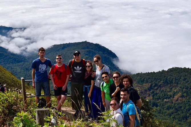 Doi Inthanon National Park Full Day Tour from Chiang Mai - Lunch and the Hmong market break: what you can do with the time