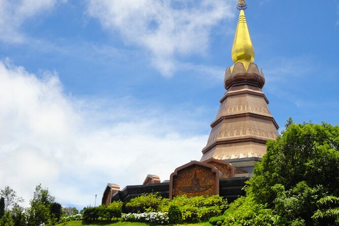 Doi Inthanon Private Trek & Lunch Tour from Chiang Mai - Twin Royal Stupas: royal-era pagodas and mountain views