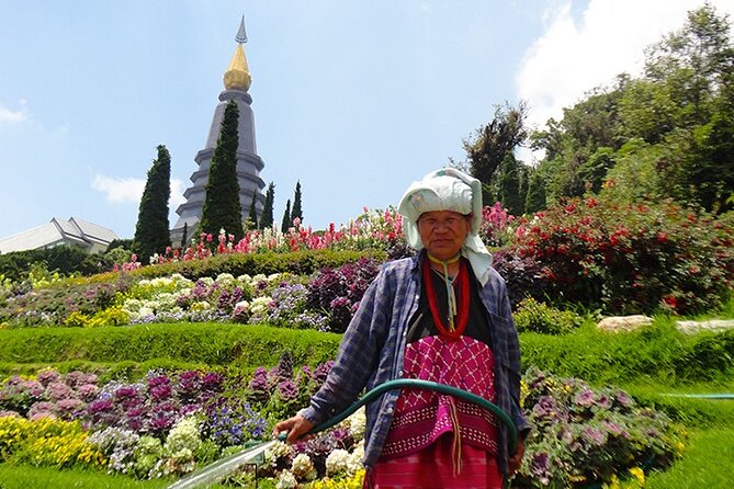 Doi Inthanon Private Trek & Lunch Tour from Chiang Mai - Ban Mae Klang Luang: coffee after the royal project