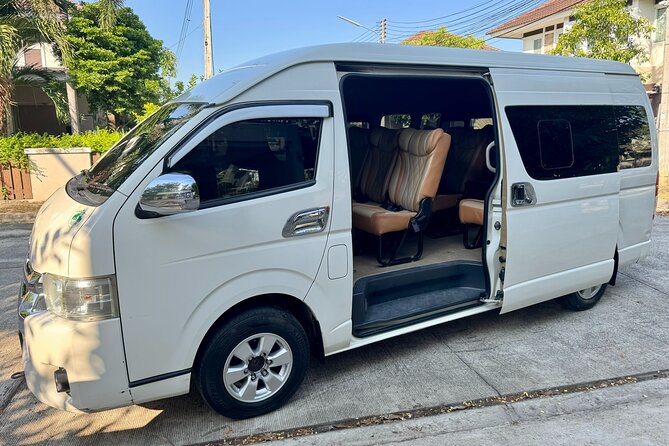 Explore All Day – Private Van & English-Speaking Guide/Driver - Entering Chiang Mai with a private van that actually serves you