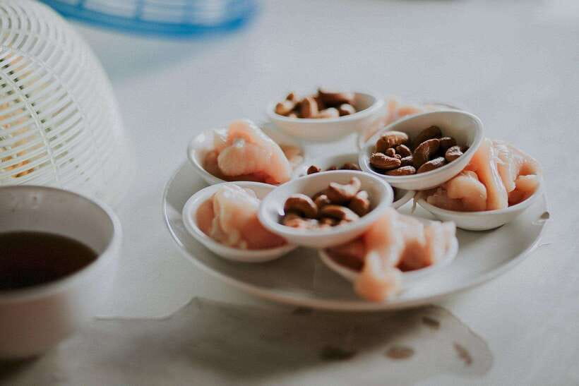 Full Day Thai Cooking Class in Organic Farm and Market - Organic farm tour: seeing what your flavors come from