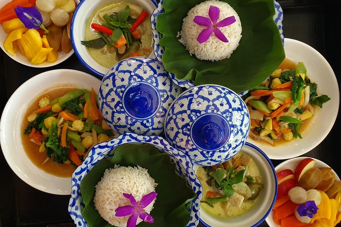 Full Day Yoga, Meditation, and Thai Cultural Immersion in Chiang Mai - Thai lunch, cooked for your day: what to expect and why it matters