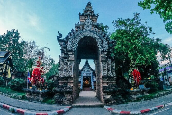 Guided Chiang Mai City Night Tour by EV Tram - Meeting at Three Kings Monument and Settling Into the Route