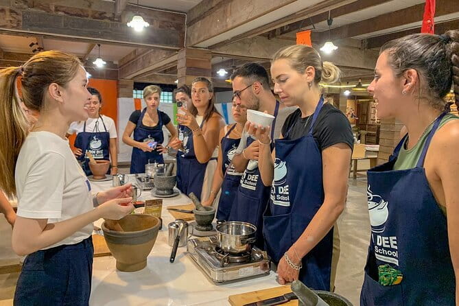 Half Day Chiang Mai Cooking Class and Market Taste Tour - What you eat: water, snacks, and the full tasting arc