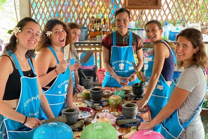 Half Day Chiang Mai Cooking Class and Market Taste Tour - Street food tasting: practice reading Thai flavors
