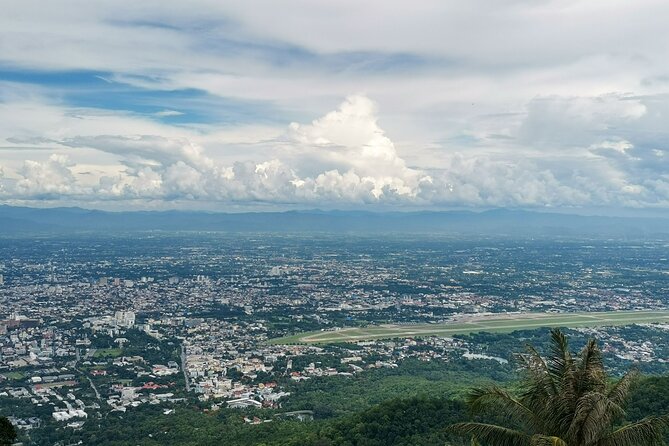 Half day Doi Suthep Temple and city temples (Private tour) - Hotel pickup and a licensed guide: the value behind the price