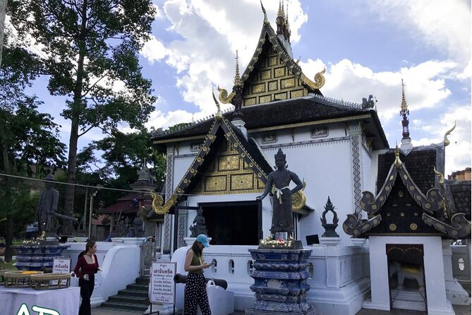 Half day Doi Suthep Temple and city temples (Private tour) - Transportation comfort and what’s included (and what isn’t)