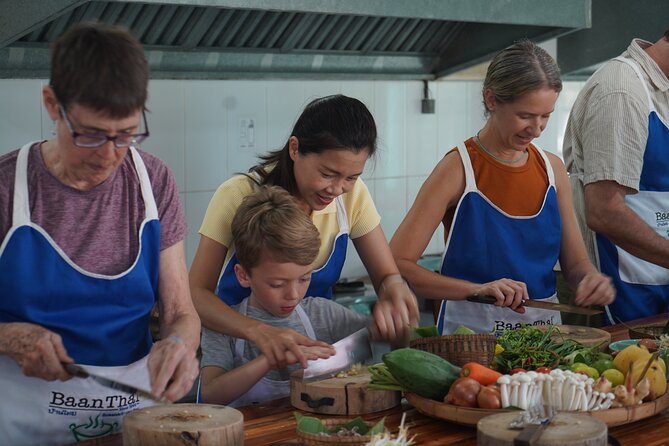 Half Day Guided Thai Cooking Class in Chiang Mai - Choosing dishes and controlling spice the Thai way
